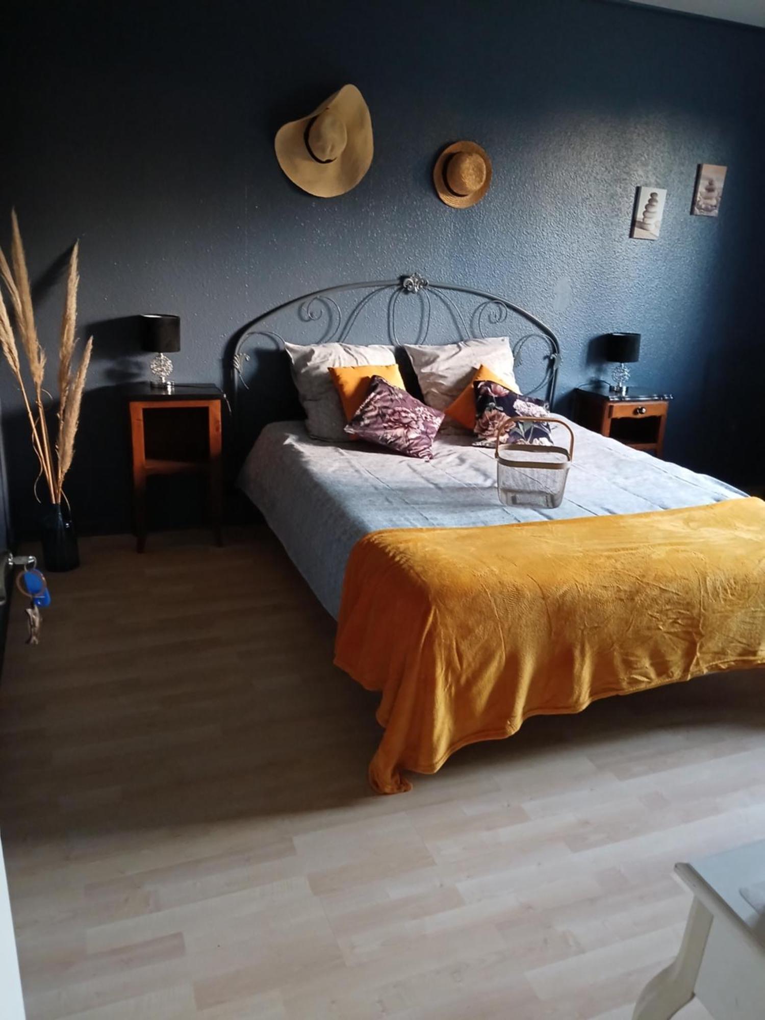 Bed and Breakfast Domaine Des Ifs Le Pin  Екстер'єр фото