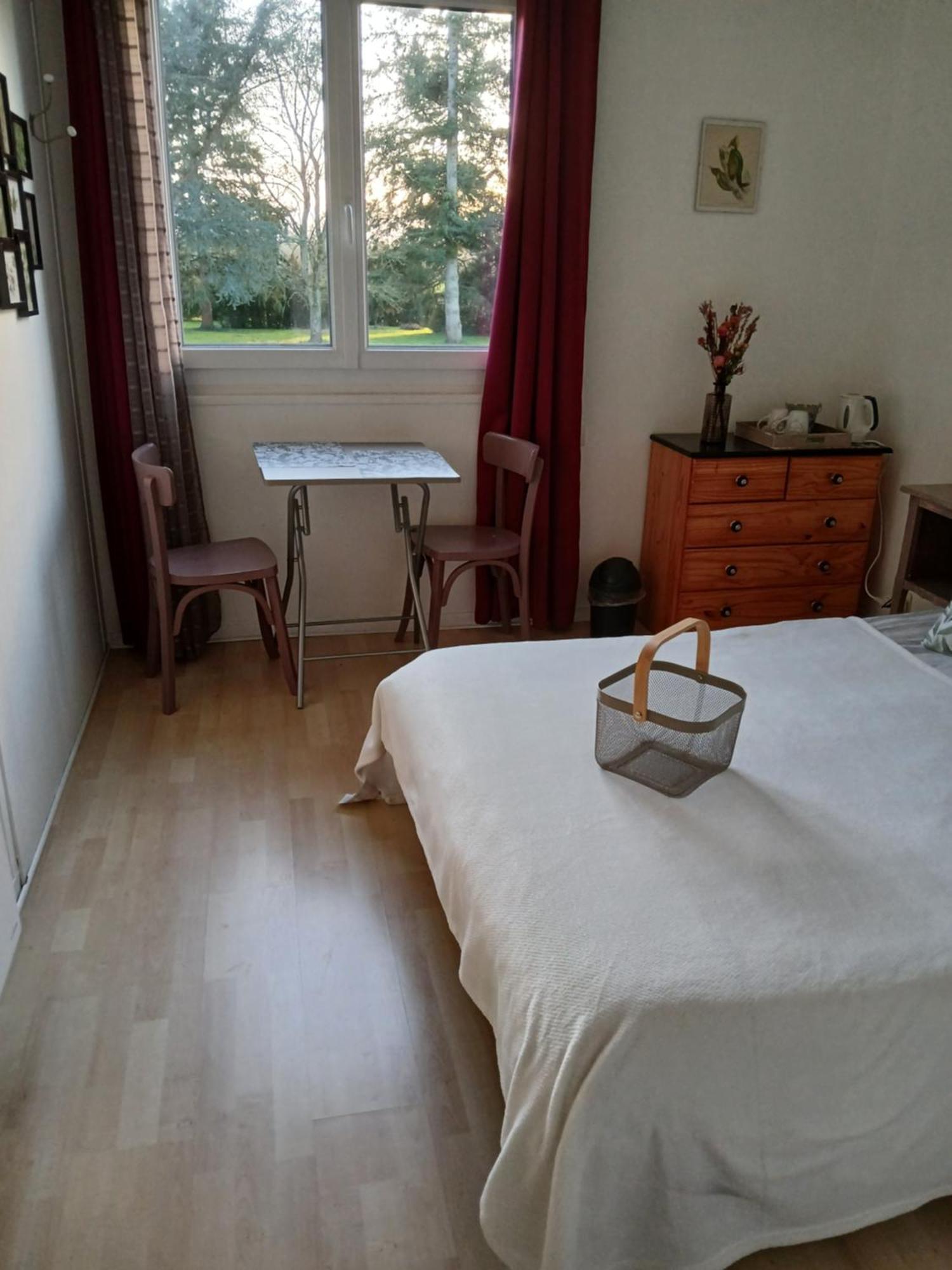 Bed and Breakfast Domaine Des Ifs Le Pin  Екстер'єр фото