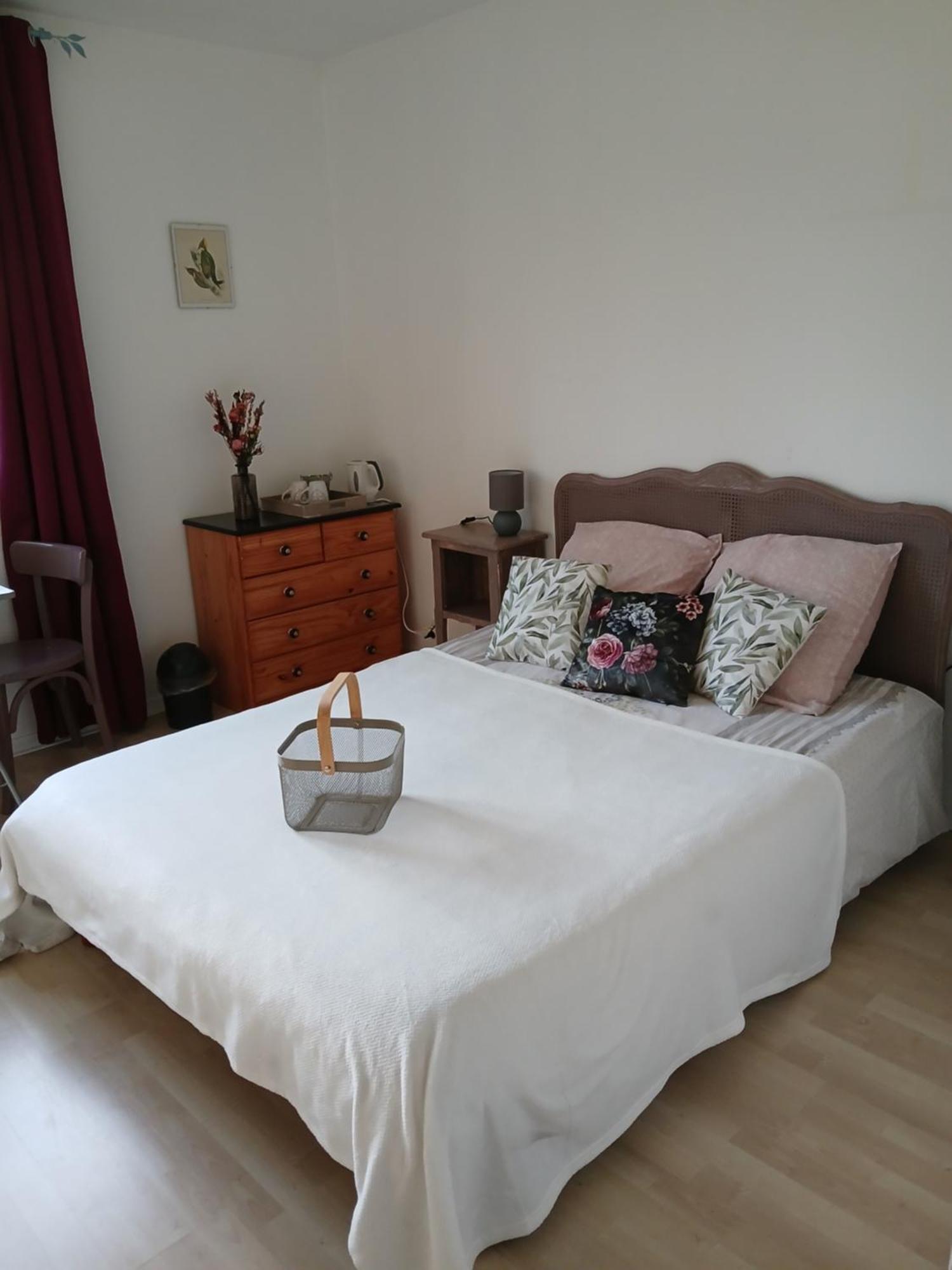 Bed and Breakfast Domaine Des Ifs Le Pin  Екстер'єр фото